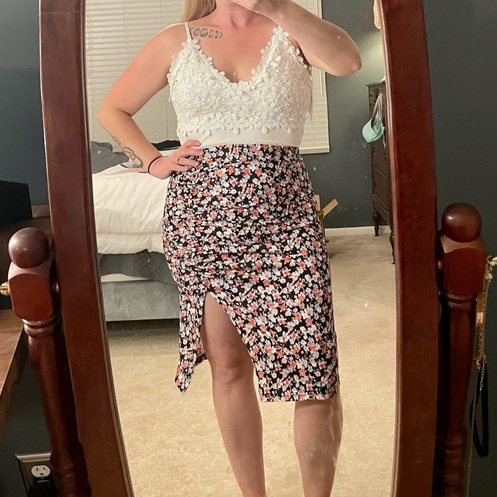 651. Shein Frenchy High Waist Floral Print Skirt